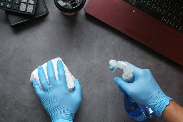 office-cleaning-600x550